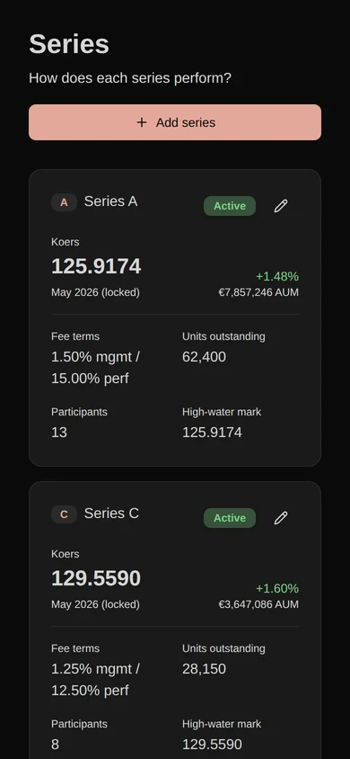 The series overview on a phone, showing koers and fee terms per series